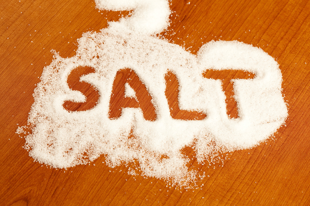 塩と水；塩でソルトと書いている