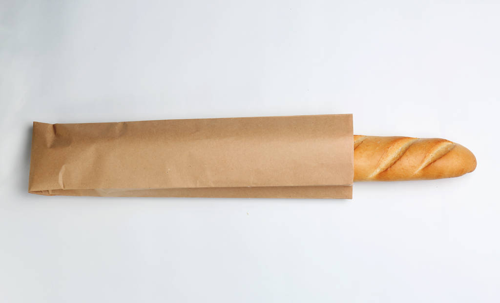 パンの保存：紙袋とバゲット