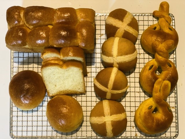 クロスバンズ：本日の3種のパン